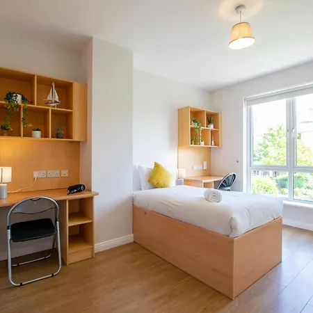 66 - Large Townhouse By Shortstays - Sleeps 6 - Parking Nyaraló Galway