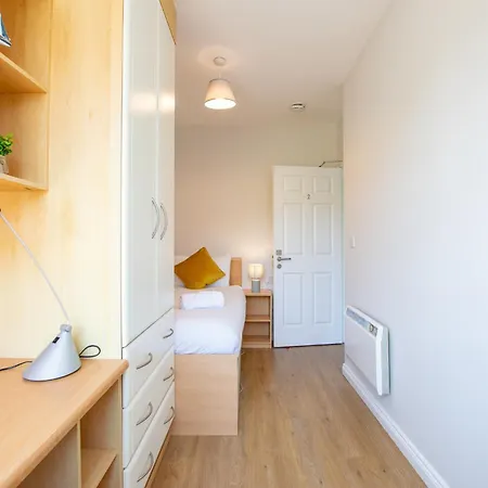Nyaraló 66 - Large Townhouse By Shortstays - Sleeps 6 - Parking Galway