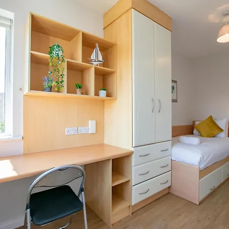 66 - Large Townhouse By Shortstays Ferienhaus Galway