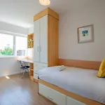 Holiday home 66 - Large Townhouse By Shortstays - Sleeps 6 - Parking