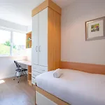 66 - Large Townhouse By Shortstays - Sleeps 6 - Parking Galway