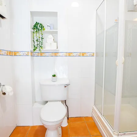 Holiday home 66 - Large Townhouse By Shortstays Galway