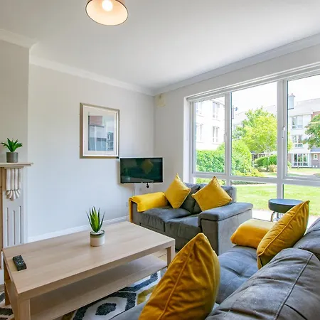 Holiday home 66 - Large Townhouse By Shortstays