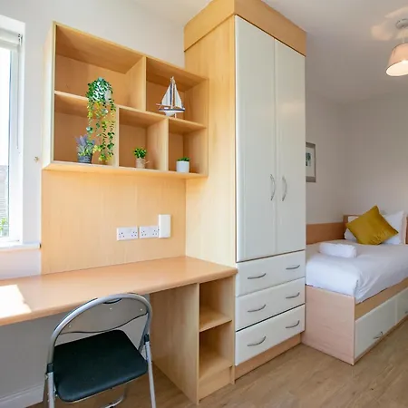 66 - Large Townhouse By Shortstays - Sleeps 6 - Parking Ferienhaus Galway