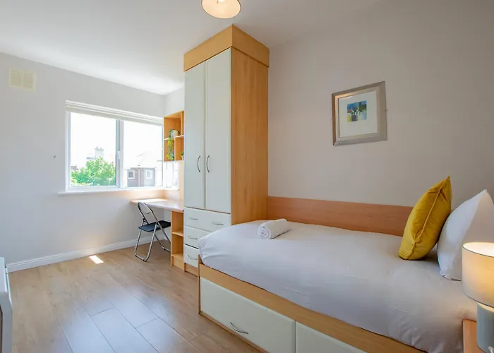 Nyaraló 66 - Large Townhouse By Shortstays