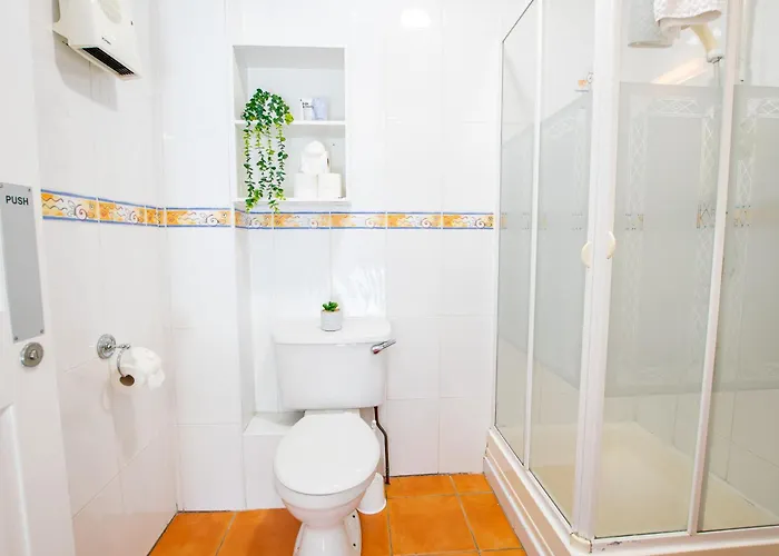 Nyaraló 66 - Large Townhouse By Shortstays Galway