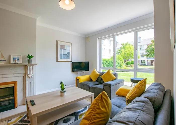 Nyaraló 66 - Large Townhouse By Shortstays