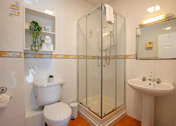 66 - Large Townhouse By Shortstays 別荘