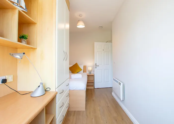 Nyaraló 66 - Large Townhouse By Shortstays Galway