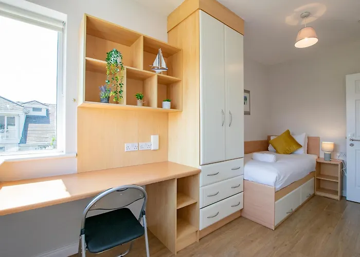 66 - Large Townhouse By Shortstays Nyaraló Galway