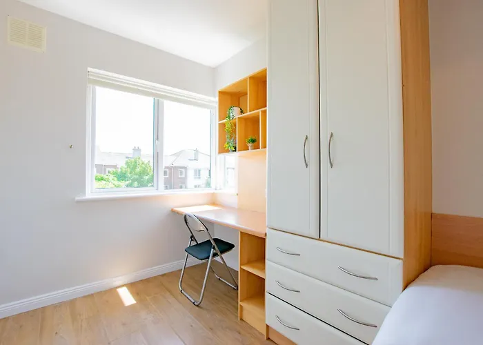 Nyaraló 66 - Large Townhouse By Shortstays *