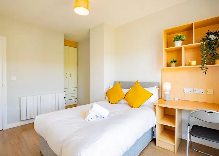 66 - Large Townhouse By Shortstays Nyaraló Galway